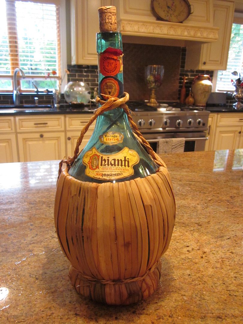 1964 ITALIAN CHIANTI STRAW COVERED WINE BOTTLE BLUE! 1 GALLON WICKER